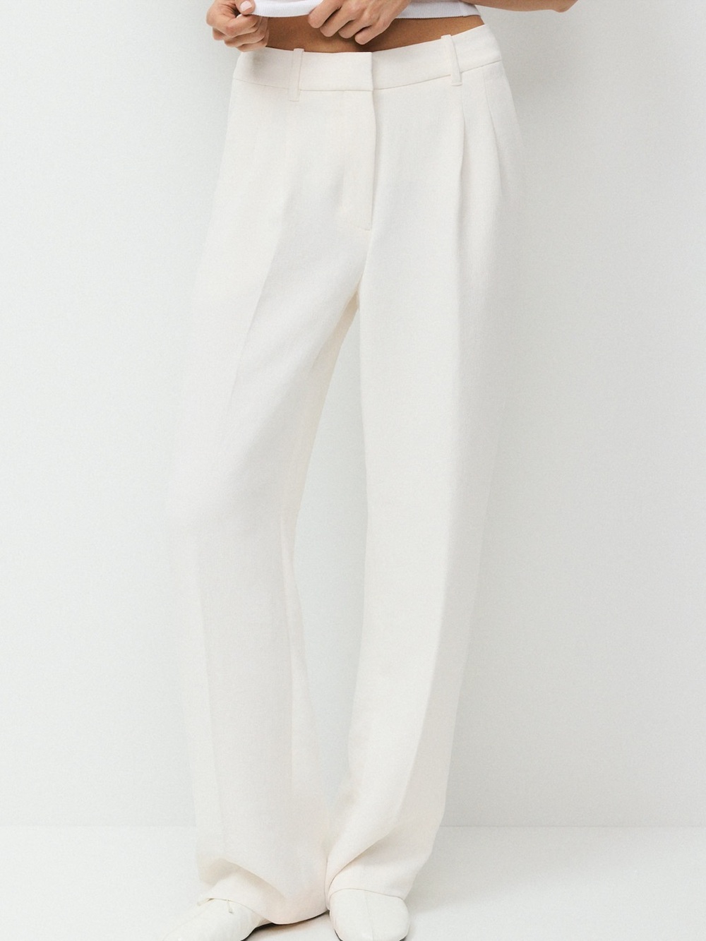 Aritzia Wilfred Effortless Pant Size 0 White Crepette High Rise Wide Leg Trouser